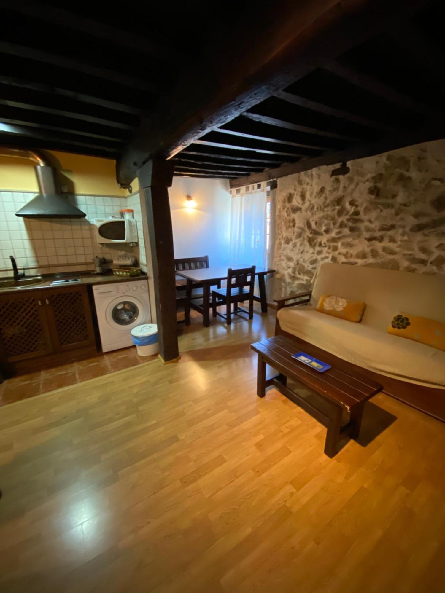 Apartamentos Rurales La Antigua Fonda Candelario Exterior photo